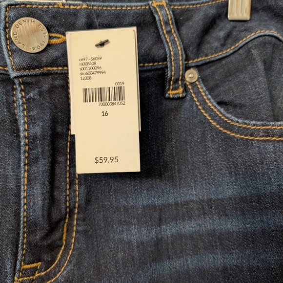 NWT Lane Bryant Shorts Essential Stretch Denim Jean Mid-Rise Bermuda Shorts, 16 - Picture 7 of 8